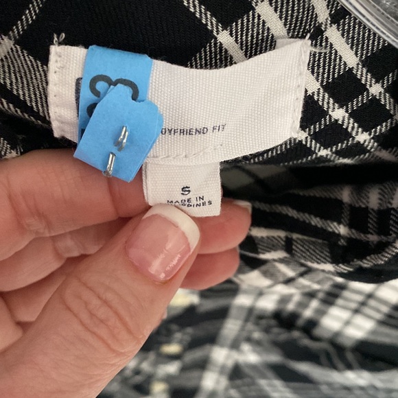 GAP Small Black & White Plaid Long Sleeve Shirt - Picture 2 of 7